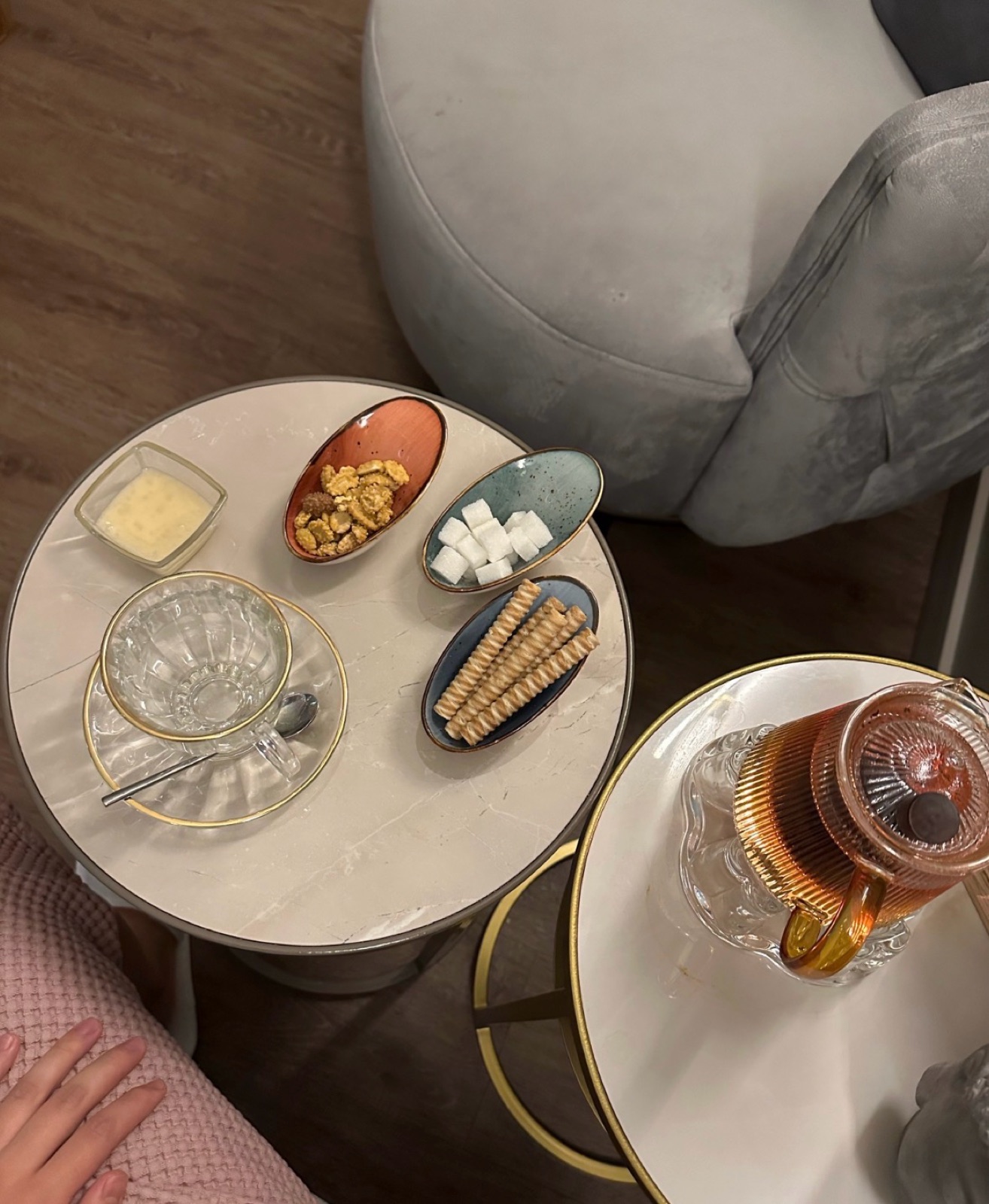 Чайная церемония Royal Thai Spa: чай, орехи и сладости